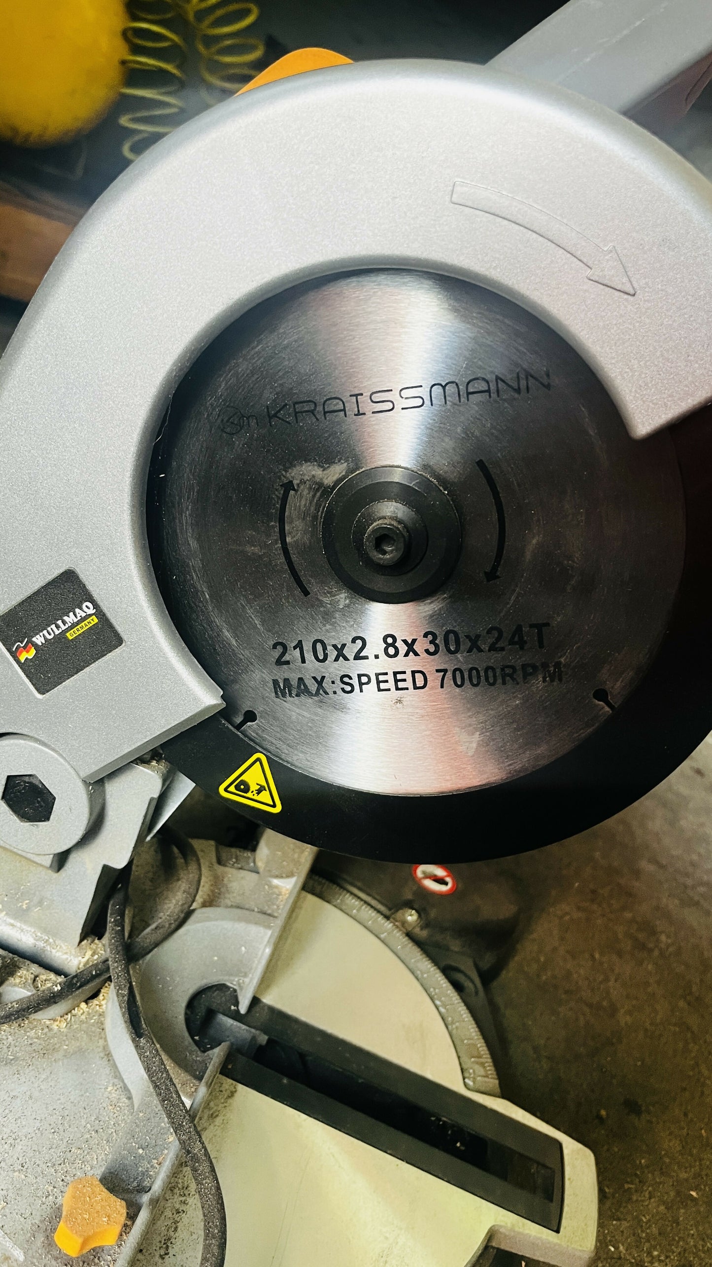 Sierra ingletadora disco 210mm